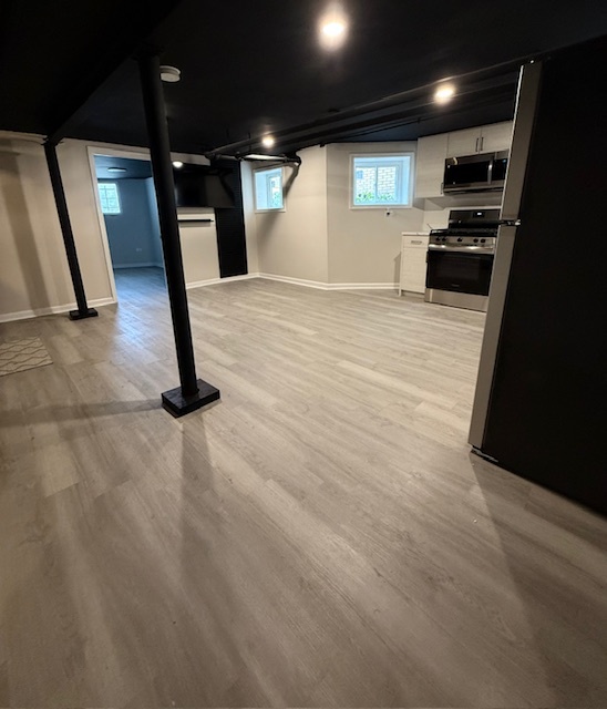 6738 N Rockwell Street Unit: G