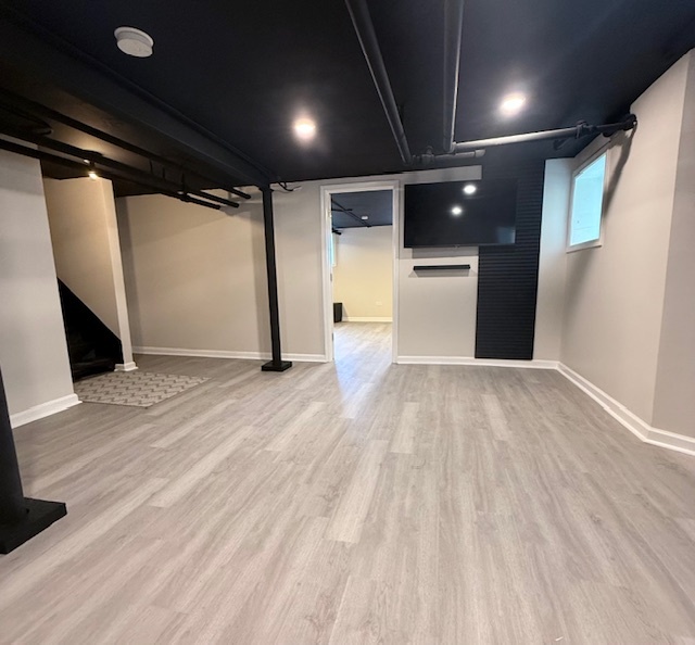 6738 N Rockwell Street Unit: G
