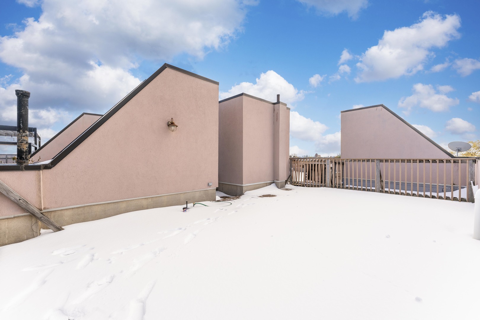 1555 N Talman Avenue Unit: 3F