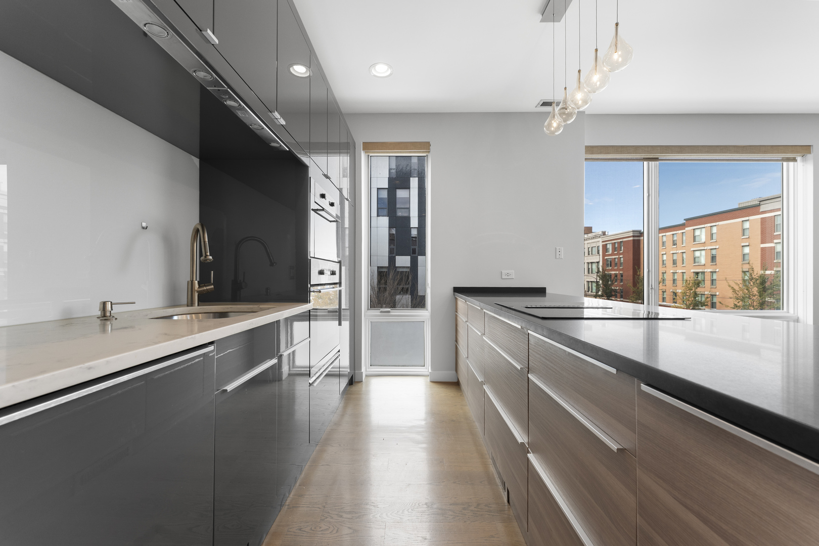 1555 N Talman Avenue Unit: 3F