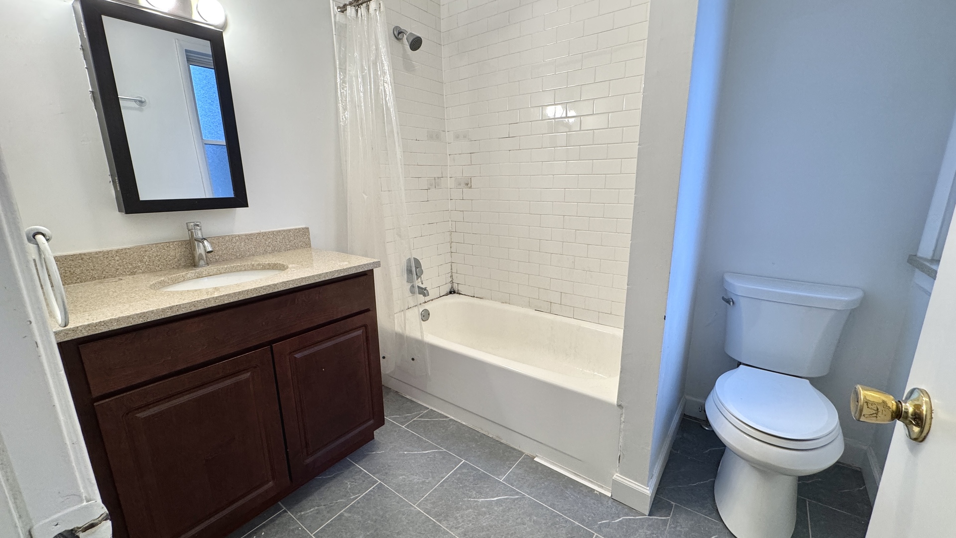 644 W Aldine Avenue Unit: 1