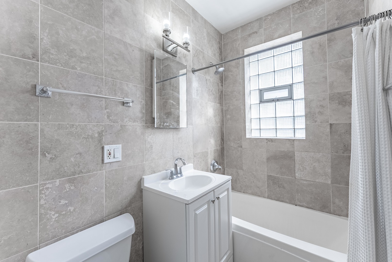 3707 W Altgeld Street Unit: 1