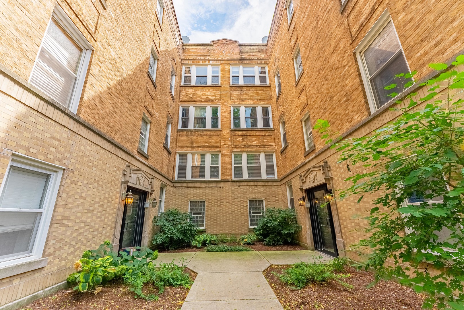 3707 W Altgeld Street Unit: 1
