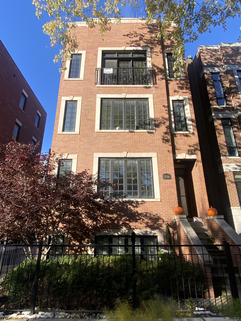 3716 N Kenmore Avenue Unit: 1