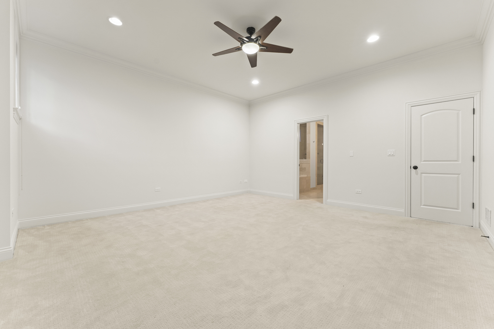 3716 N Kenmore Avenue Unit: 1