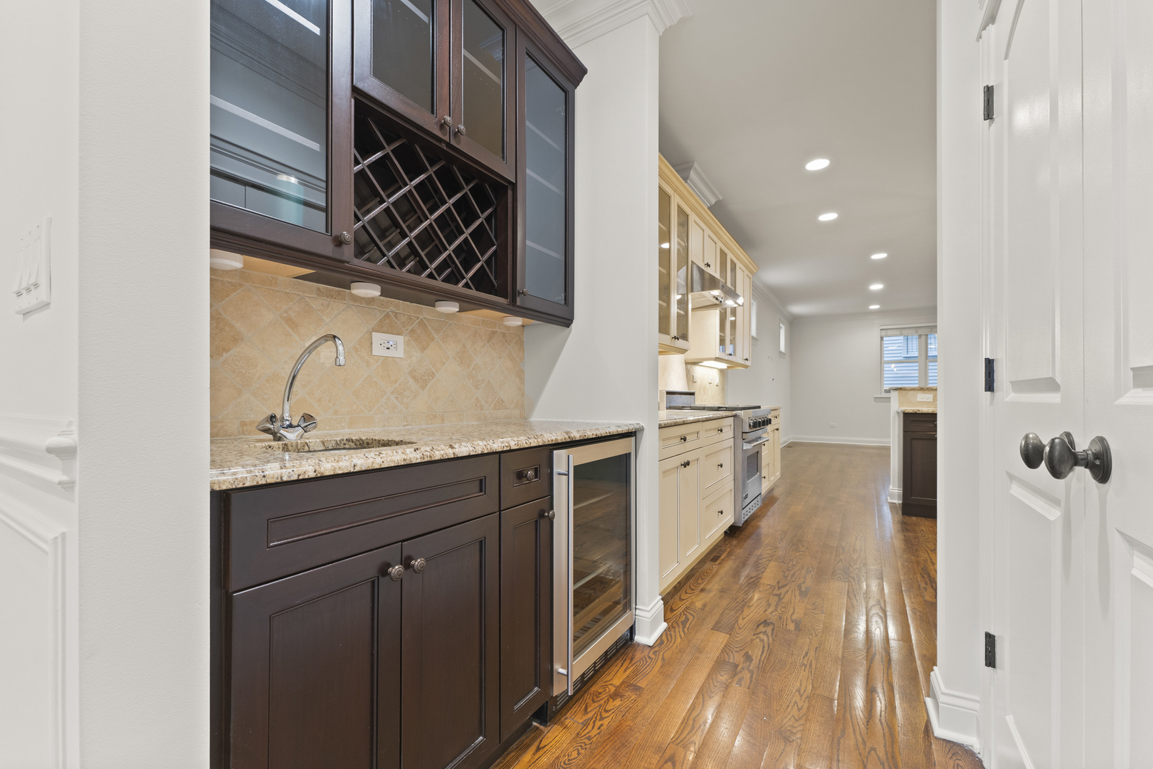 3716 N Kenmore Avenue Unit: 1