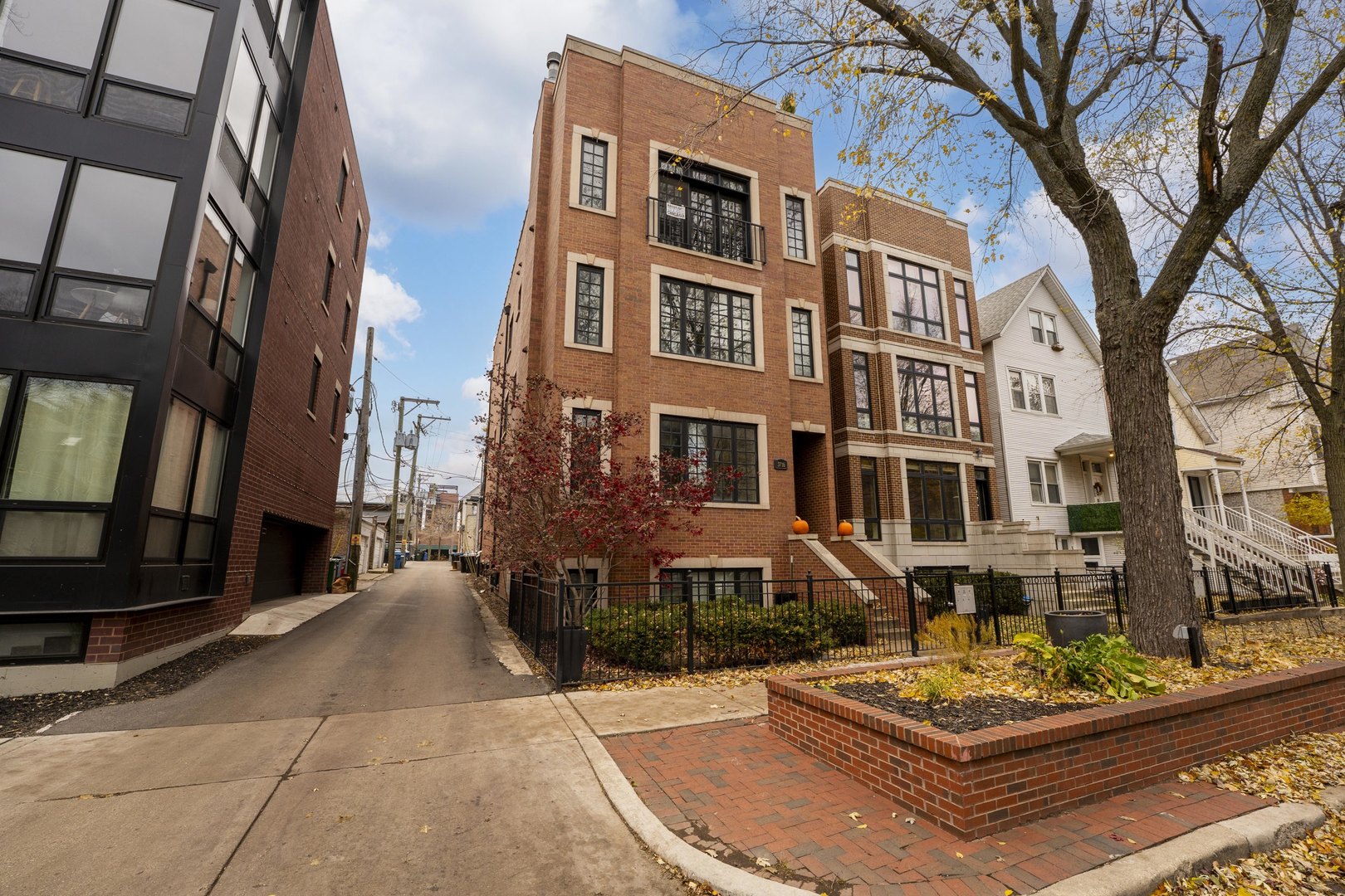 3716 N Kenmore Avenue Unit: 1