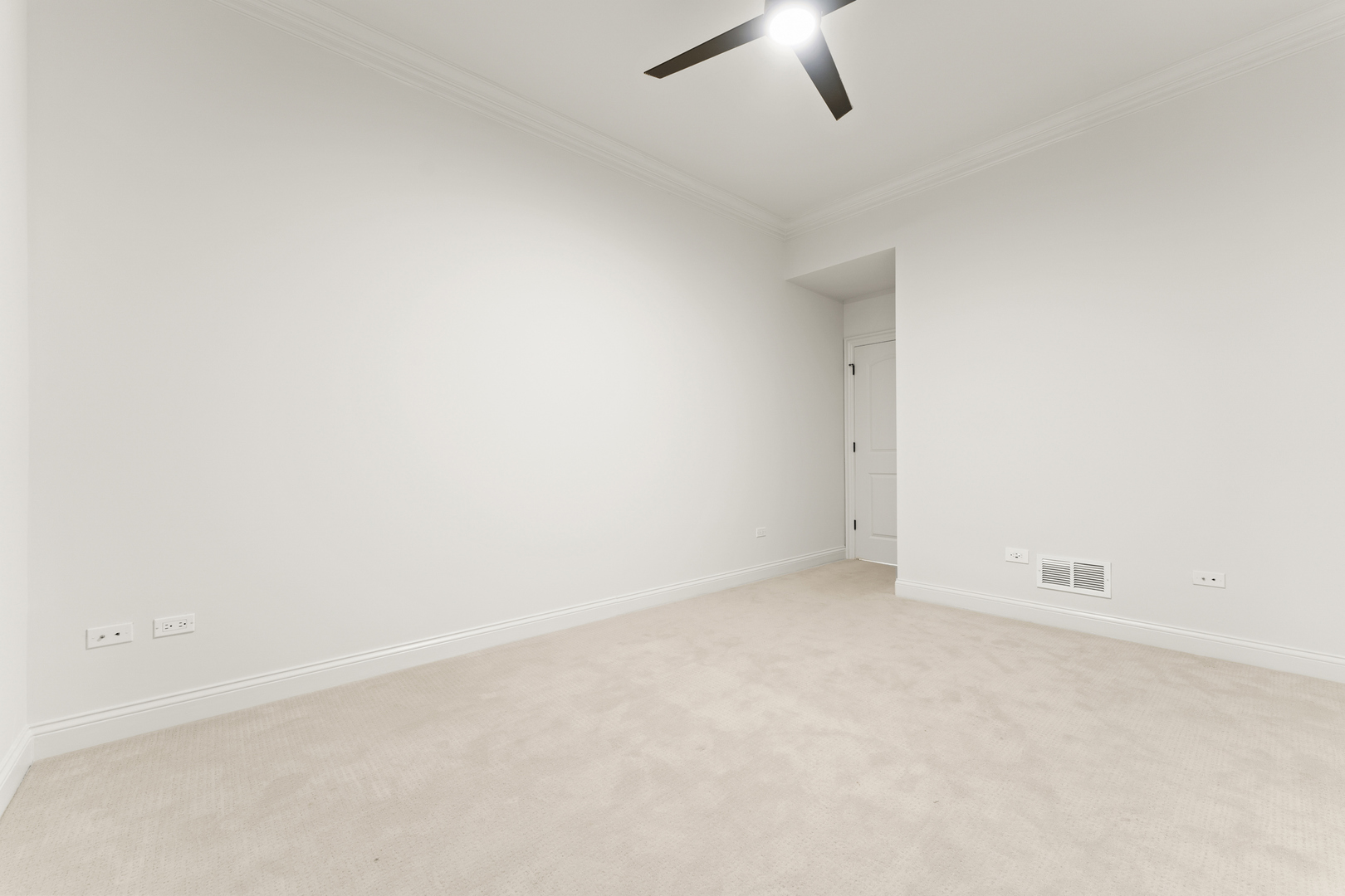 3716 N Kenmore Avenue Unit: 1