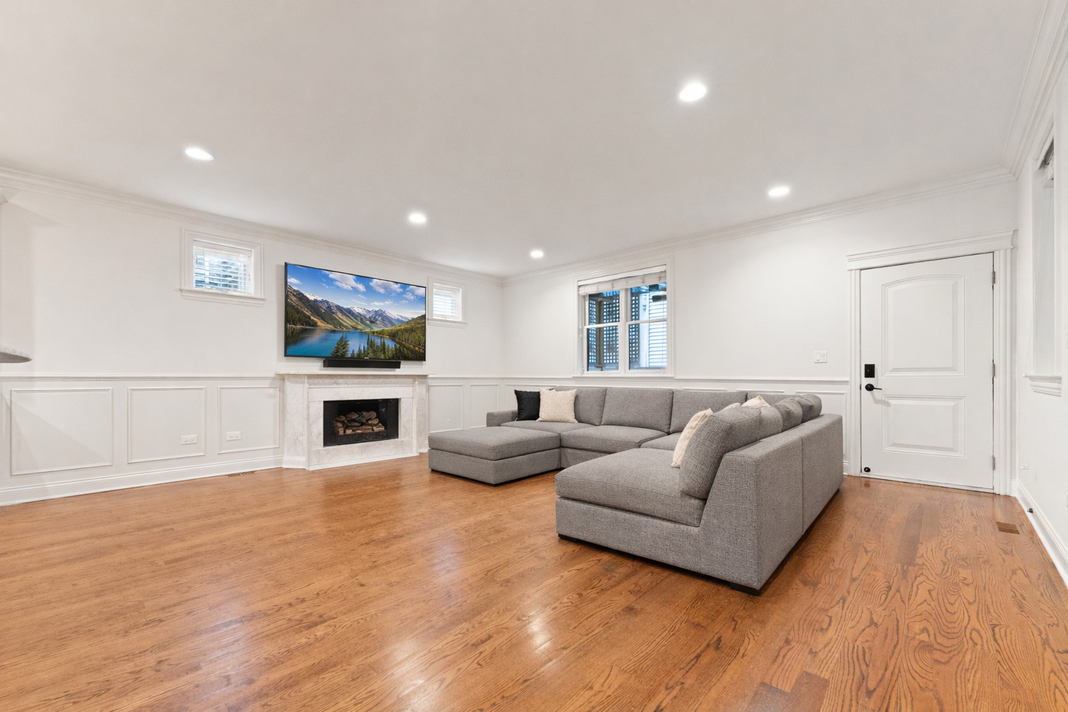 3716 N Kenmore Avenue Unit: 1