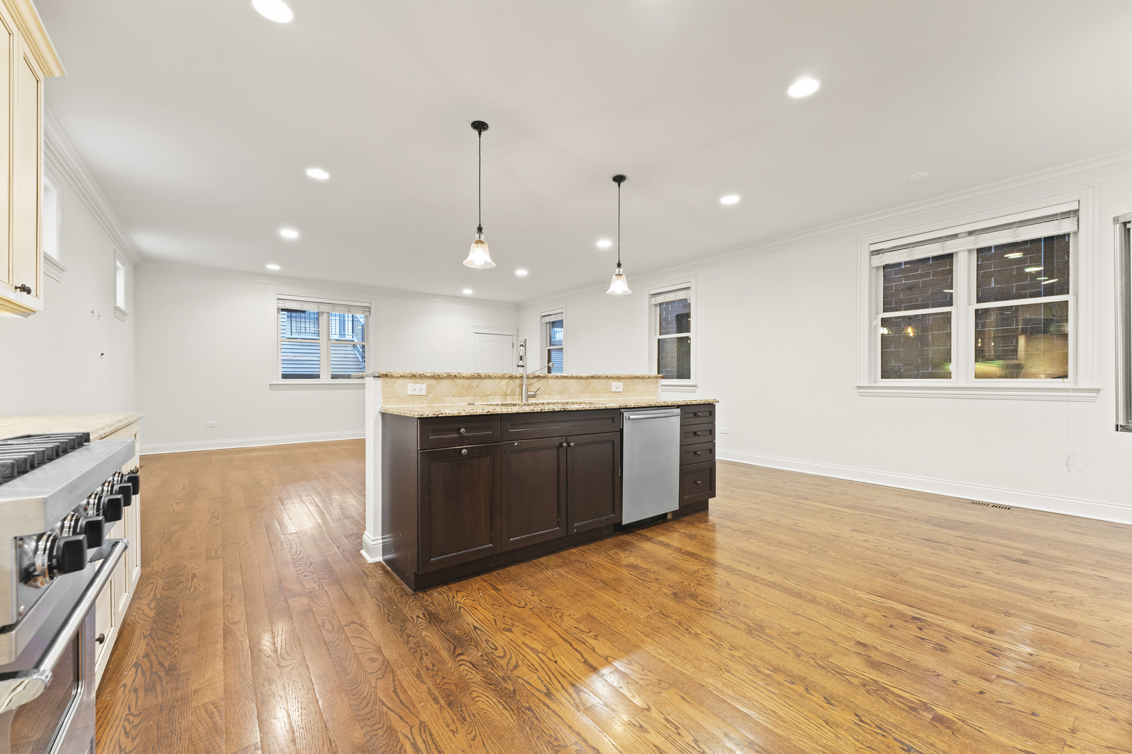 3716 N Kenmore Avenue Unit: 1