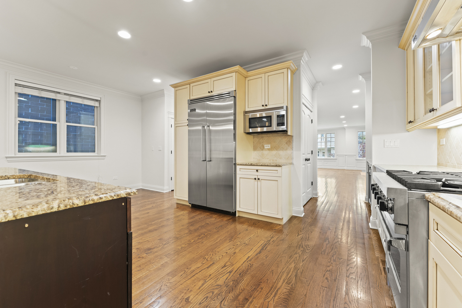 3716 N Kenmore Avenue Unit: 1