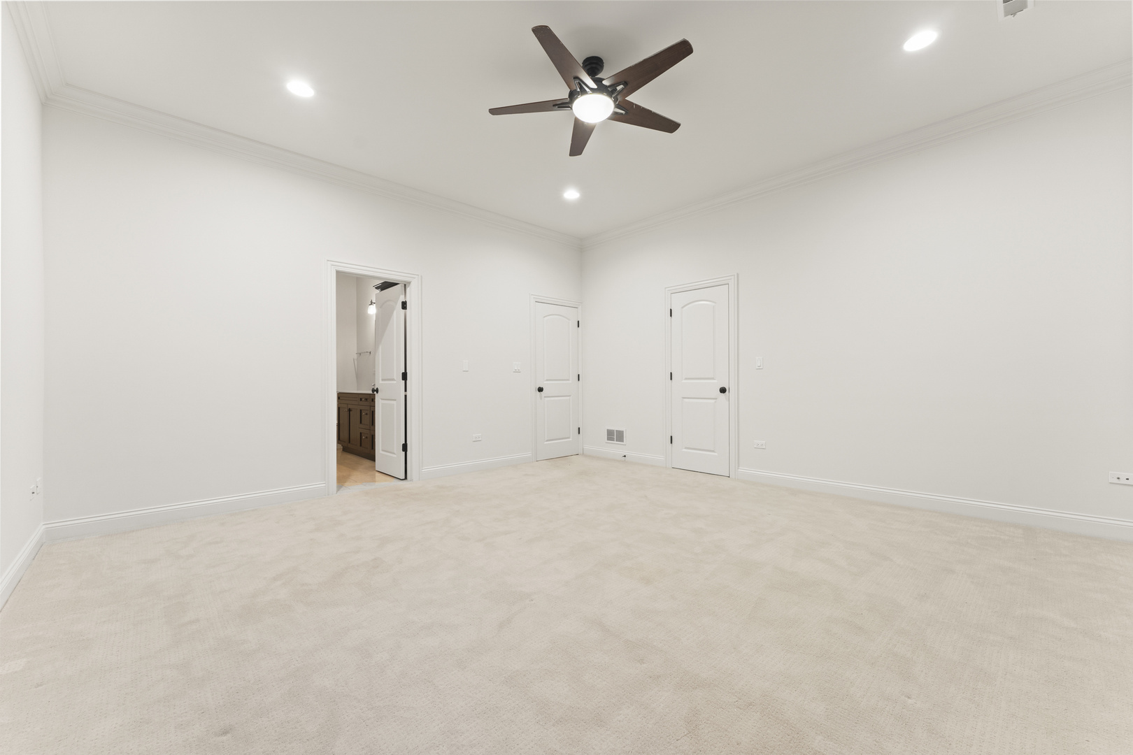 3716 N Kenmore Avenue Unit: 1