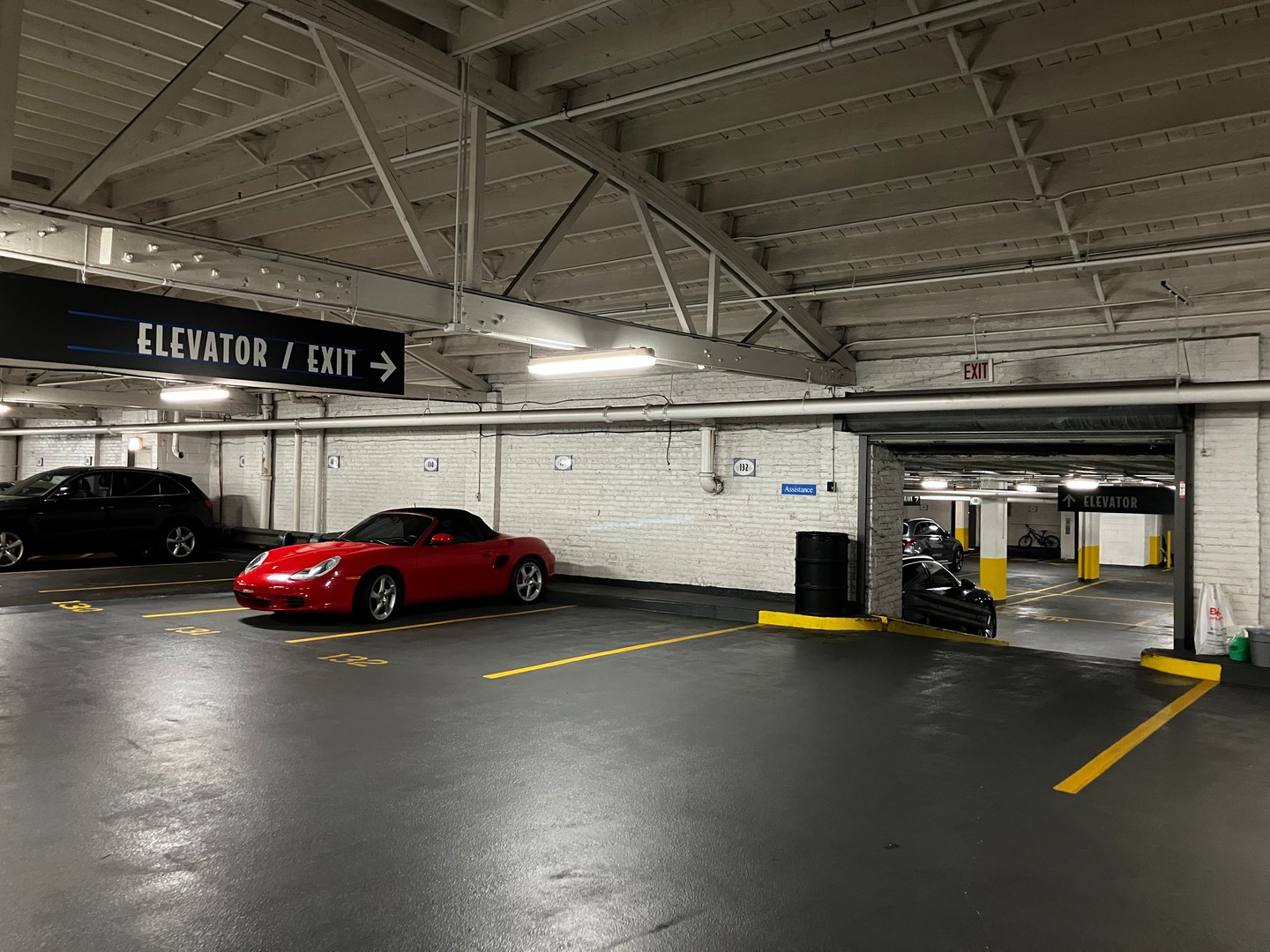 2431 N Clark Street Unit: 131