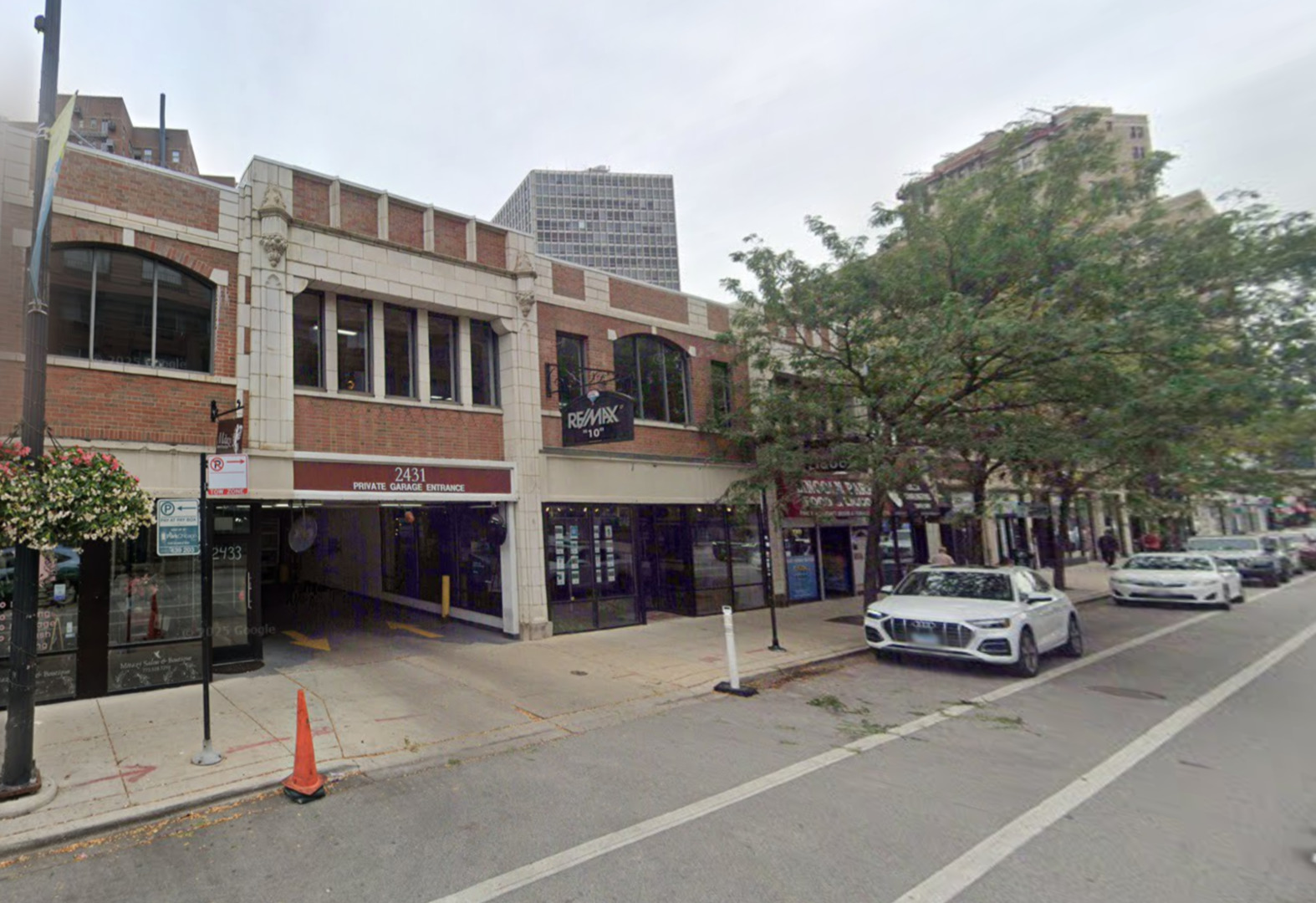 2431 N Clark Street Unit: 131