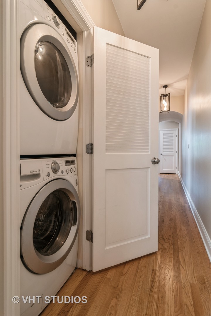 4933 N Winthrop Avenue Unit: 2S