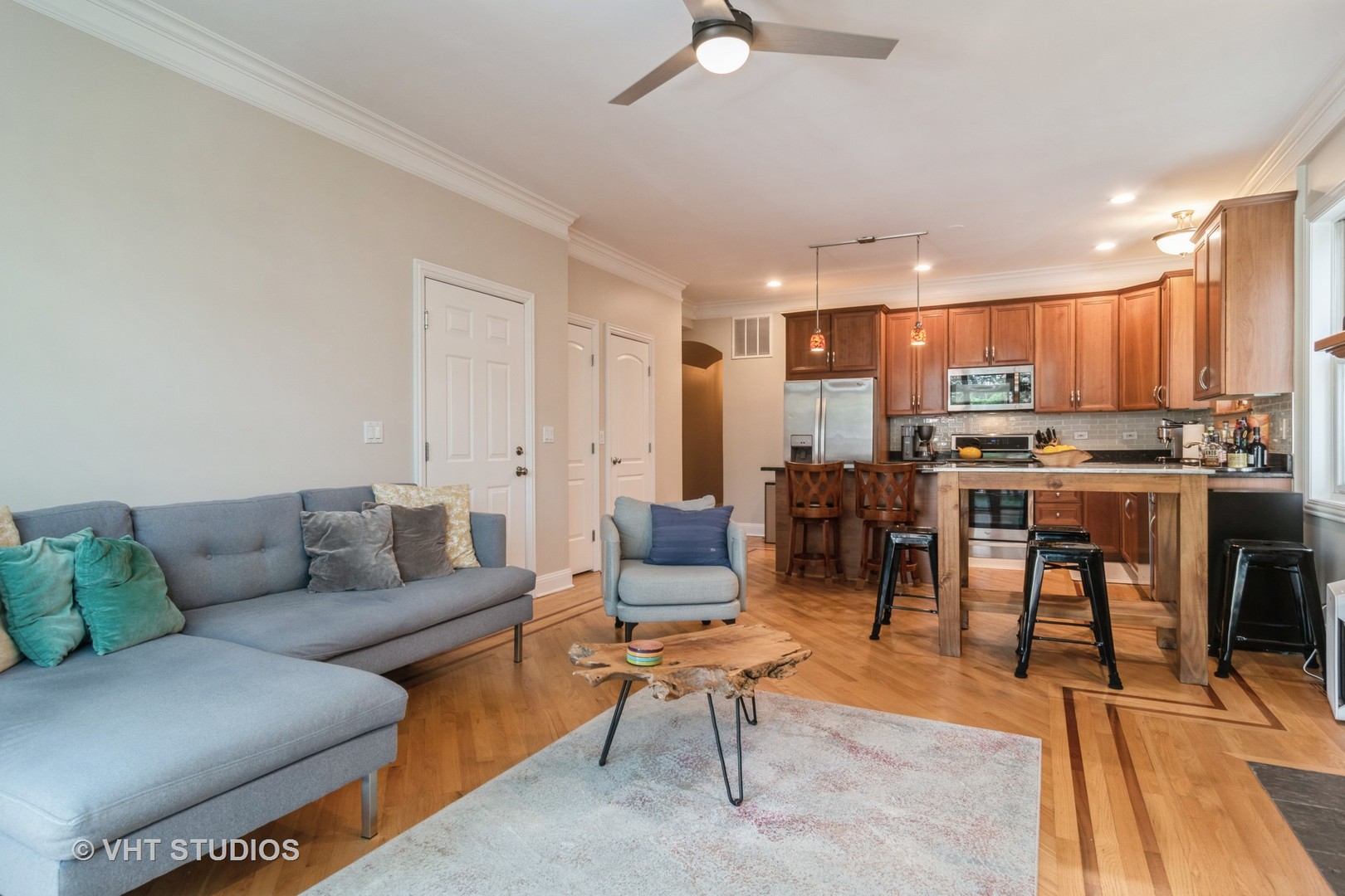 4933 N Winthrop Avenue Unit: 2S