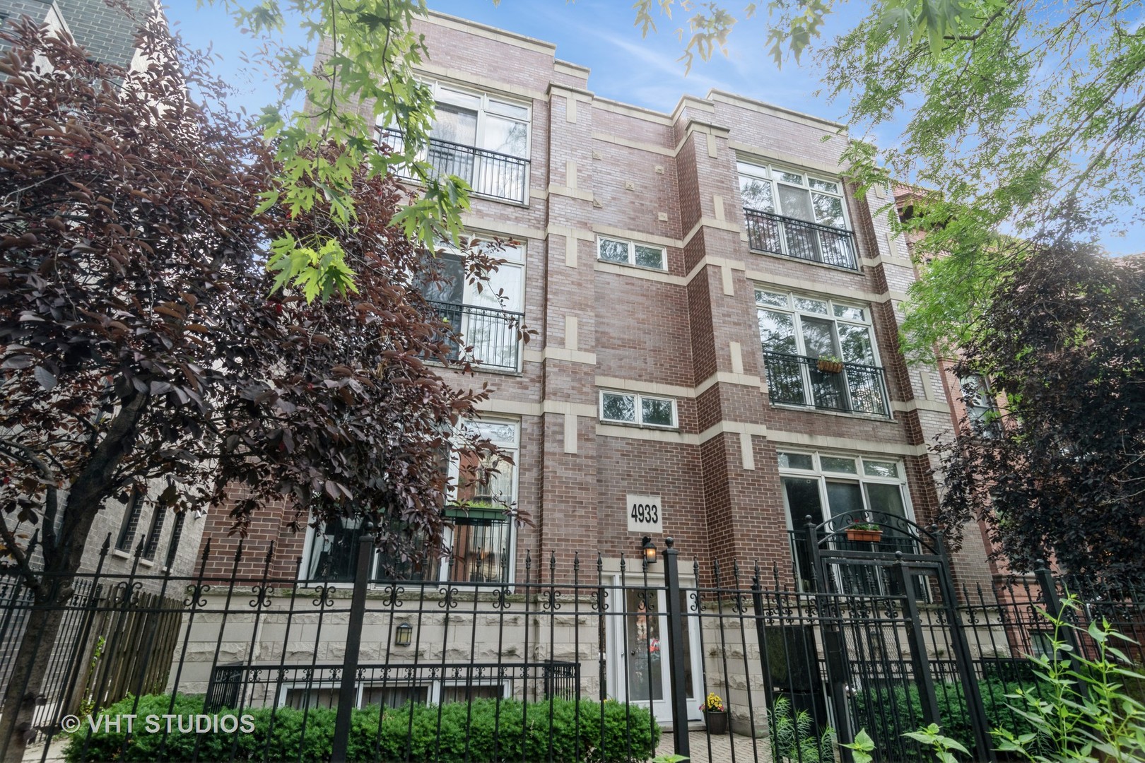 4933 N Winthrop Avenue Unit: 2S