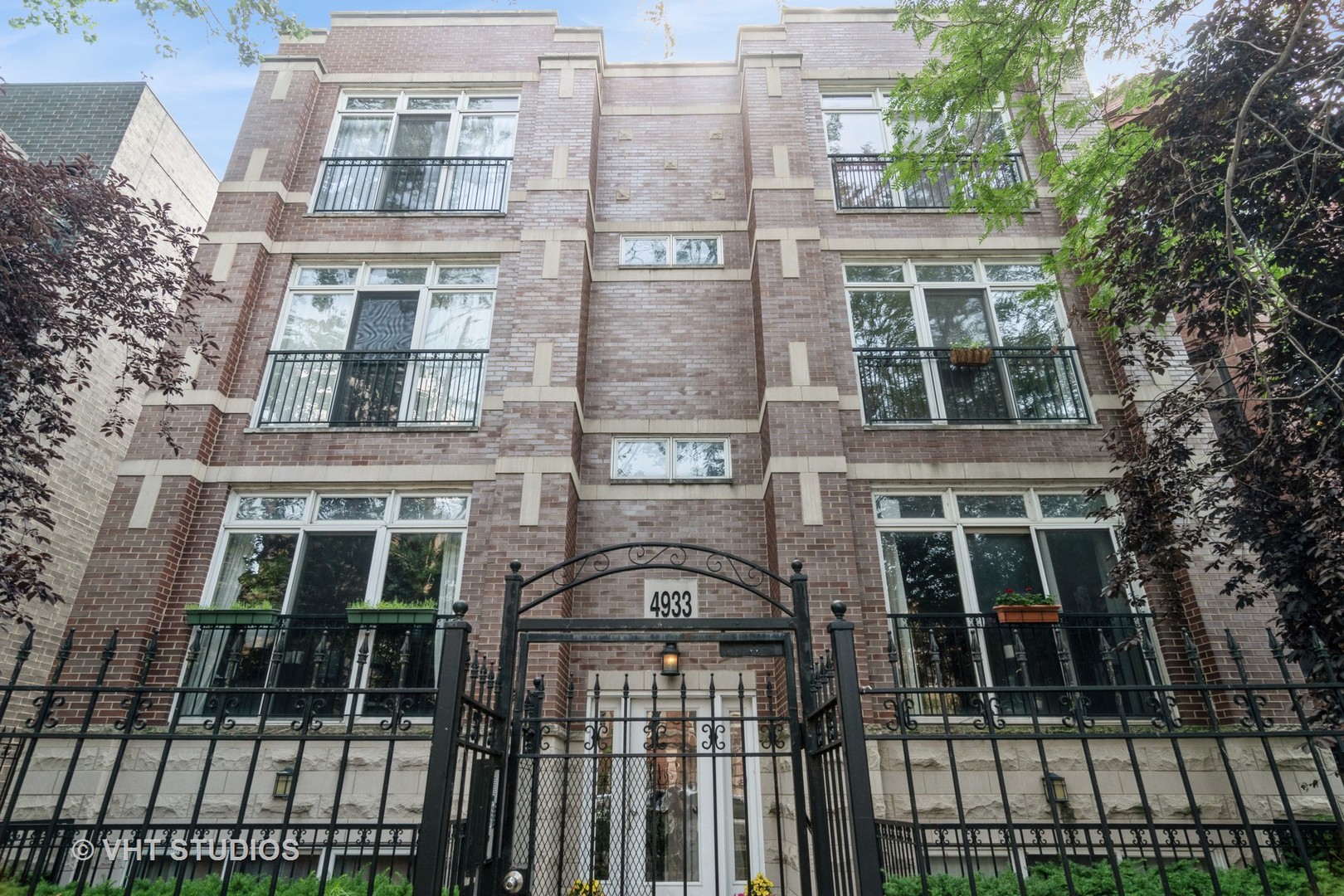 4933 N Winthrop Avenue Unit: 2S