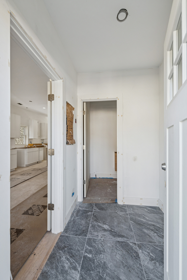 3538 W Le Moyne Street