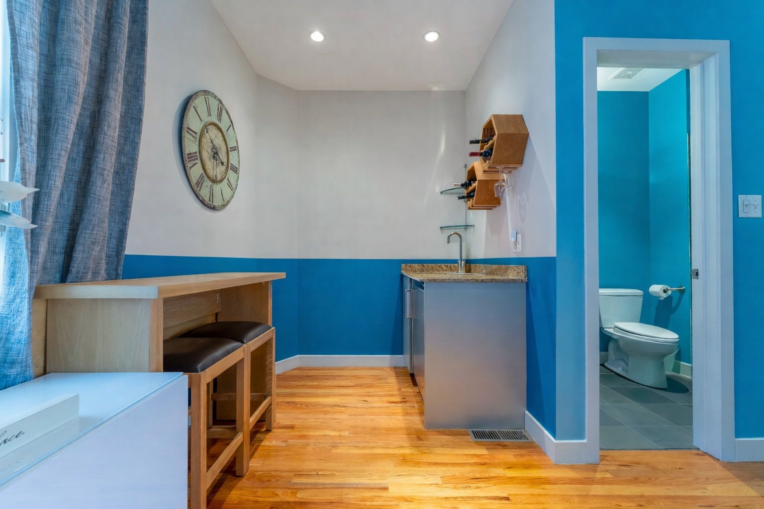 2300 W Armitage Avenue Unit: 5