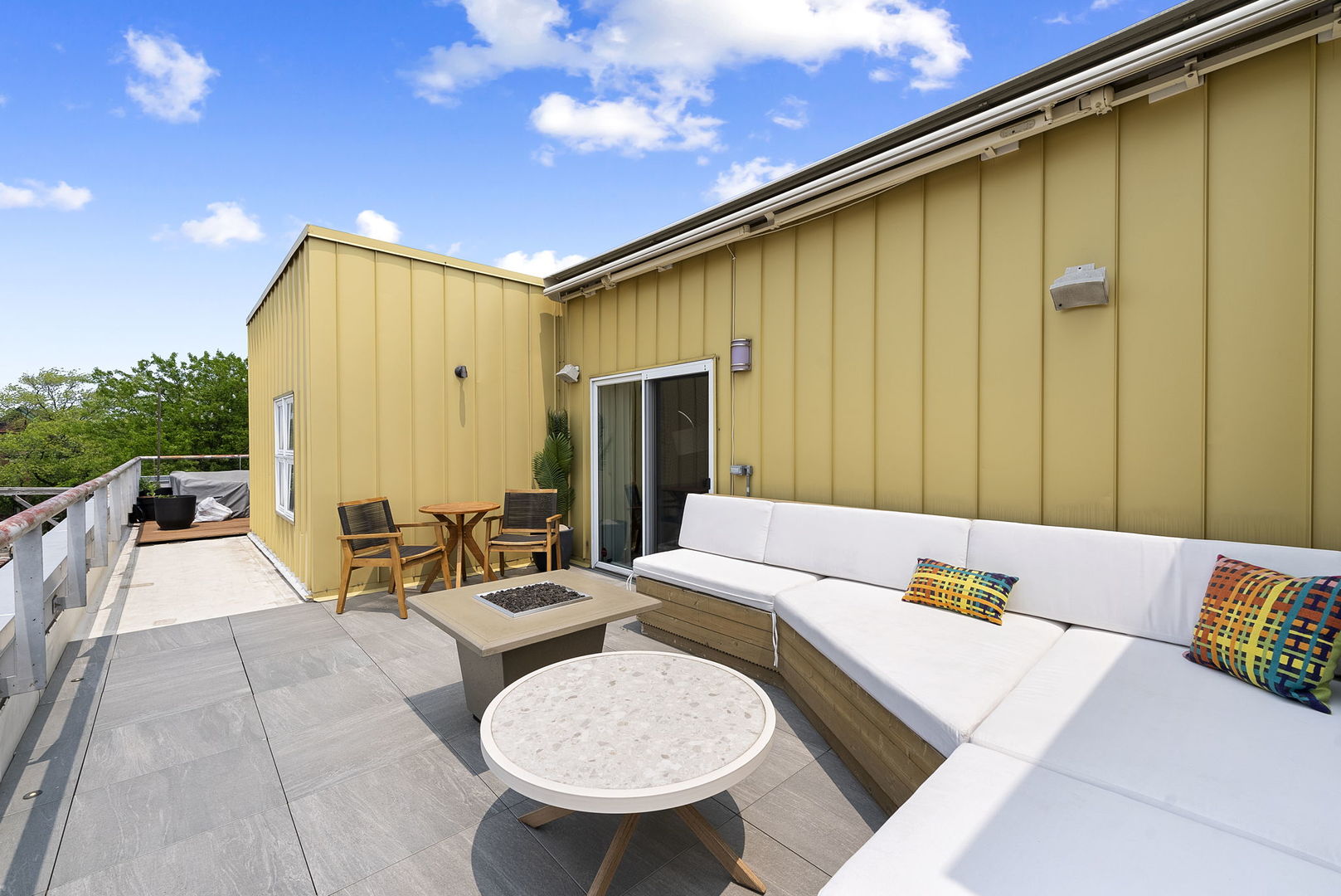 2300 W Armitage Avenue Unit: 5