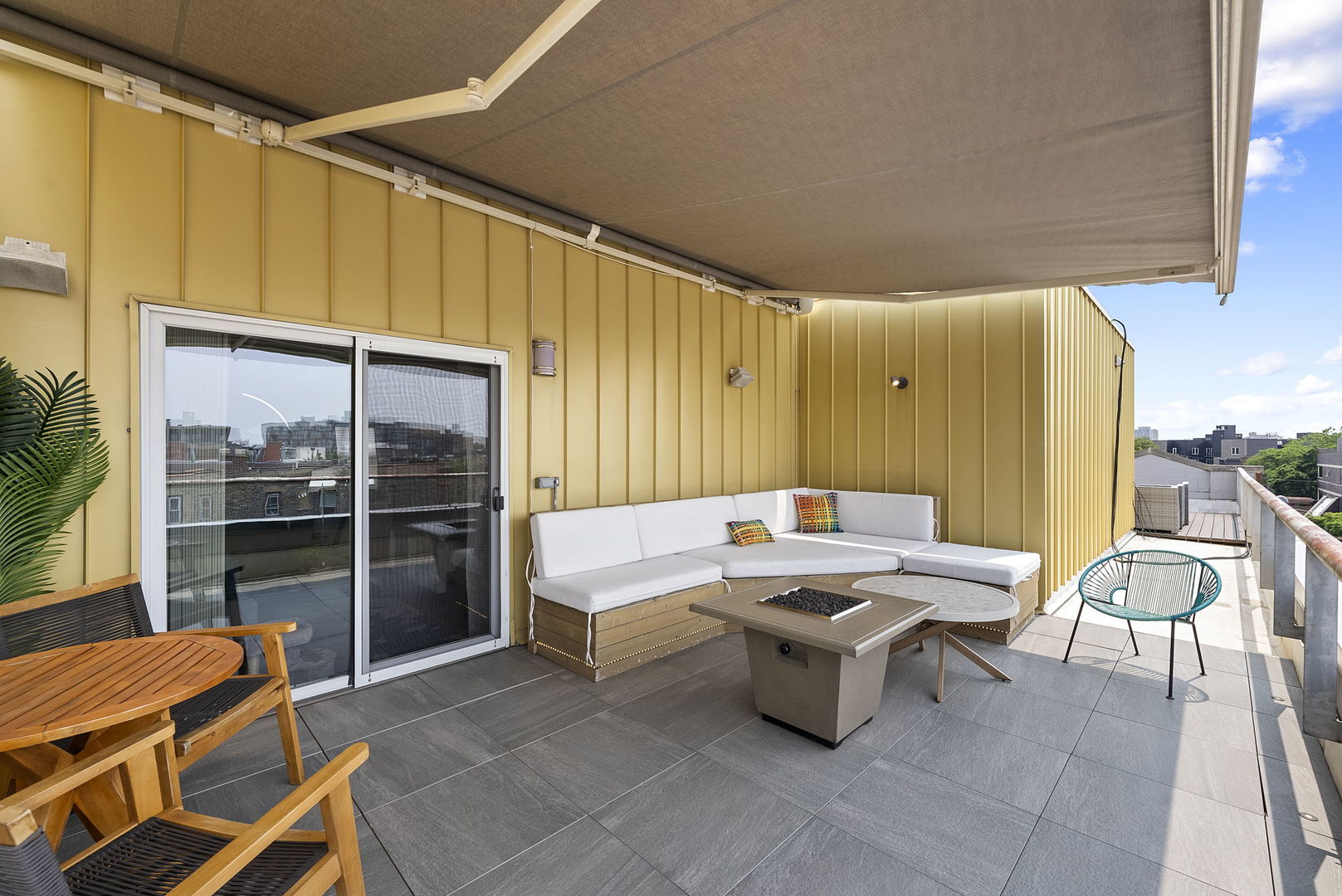 2300 W Armitage Avenue Unit: 5