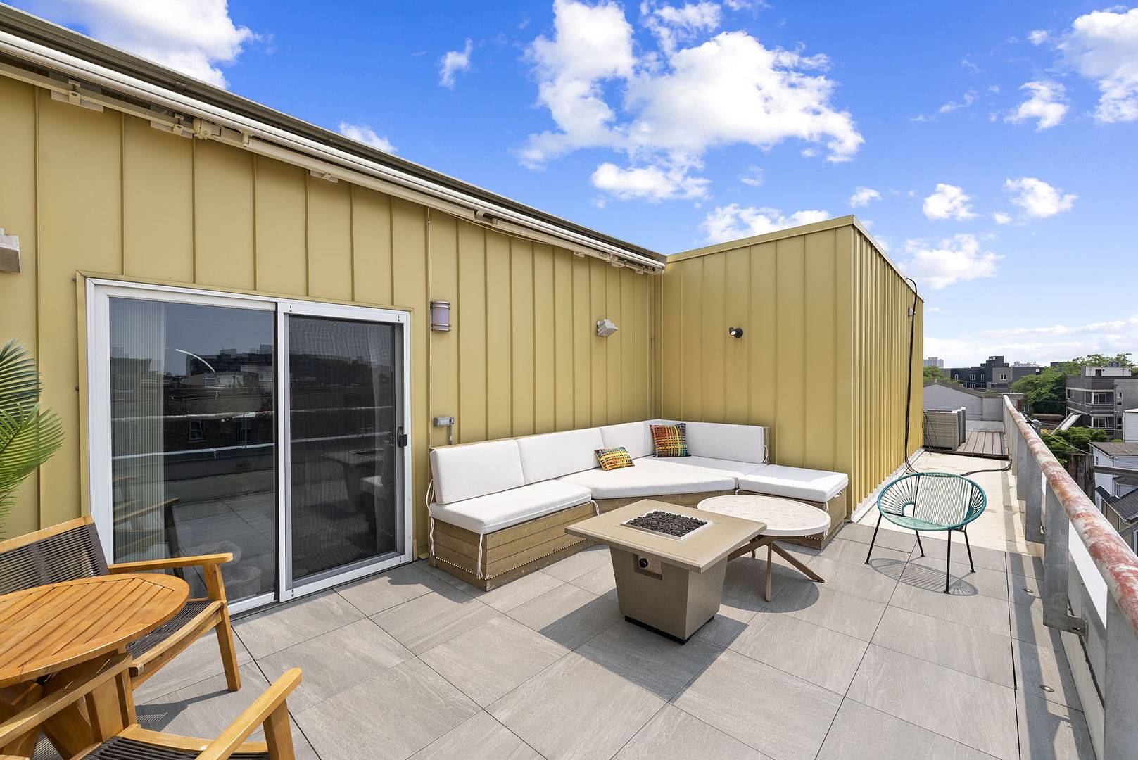 2300 W Armitage Avenue Unit: 5