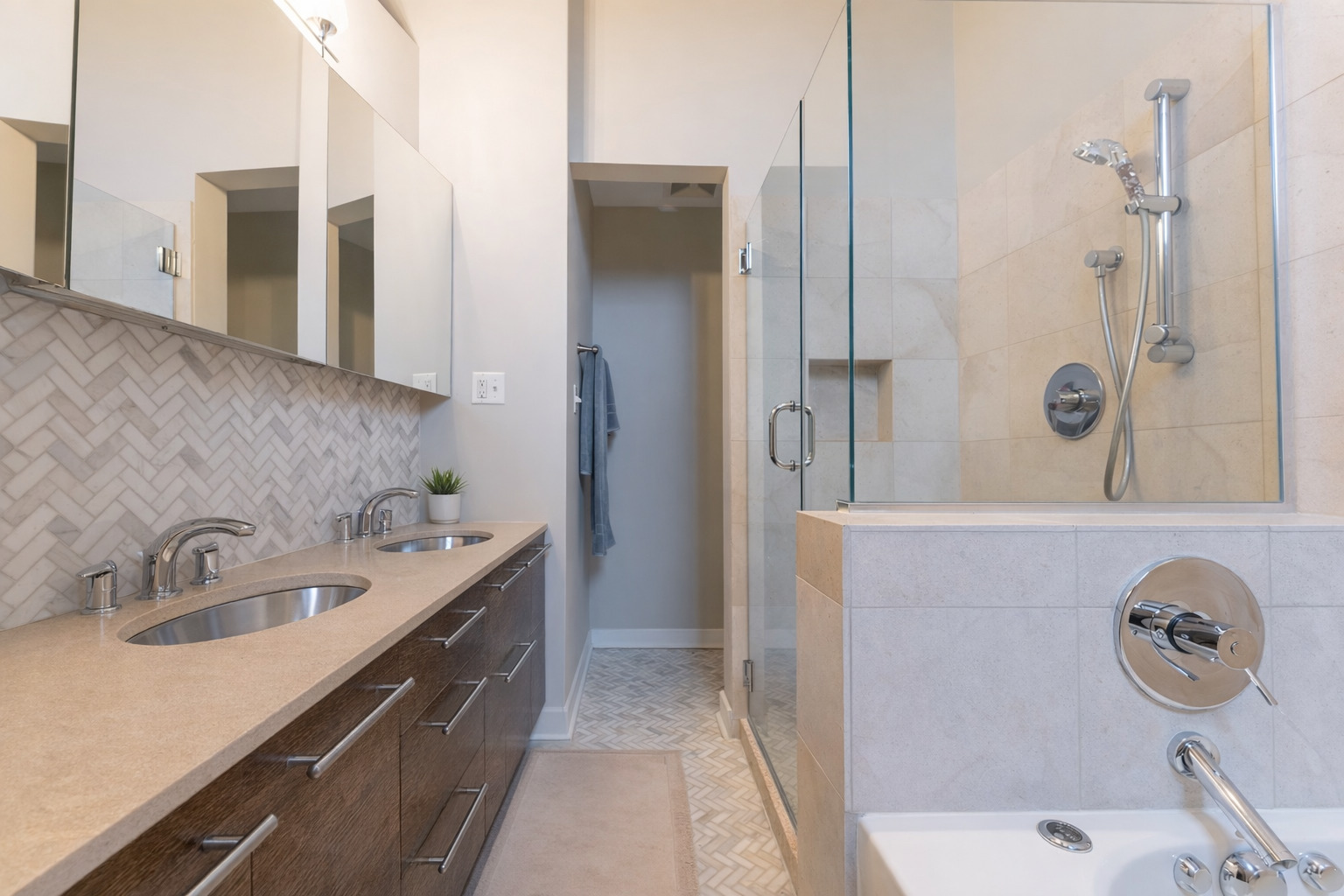 2300 W Armitage Avenue Unit: 5