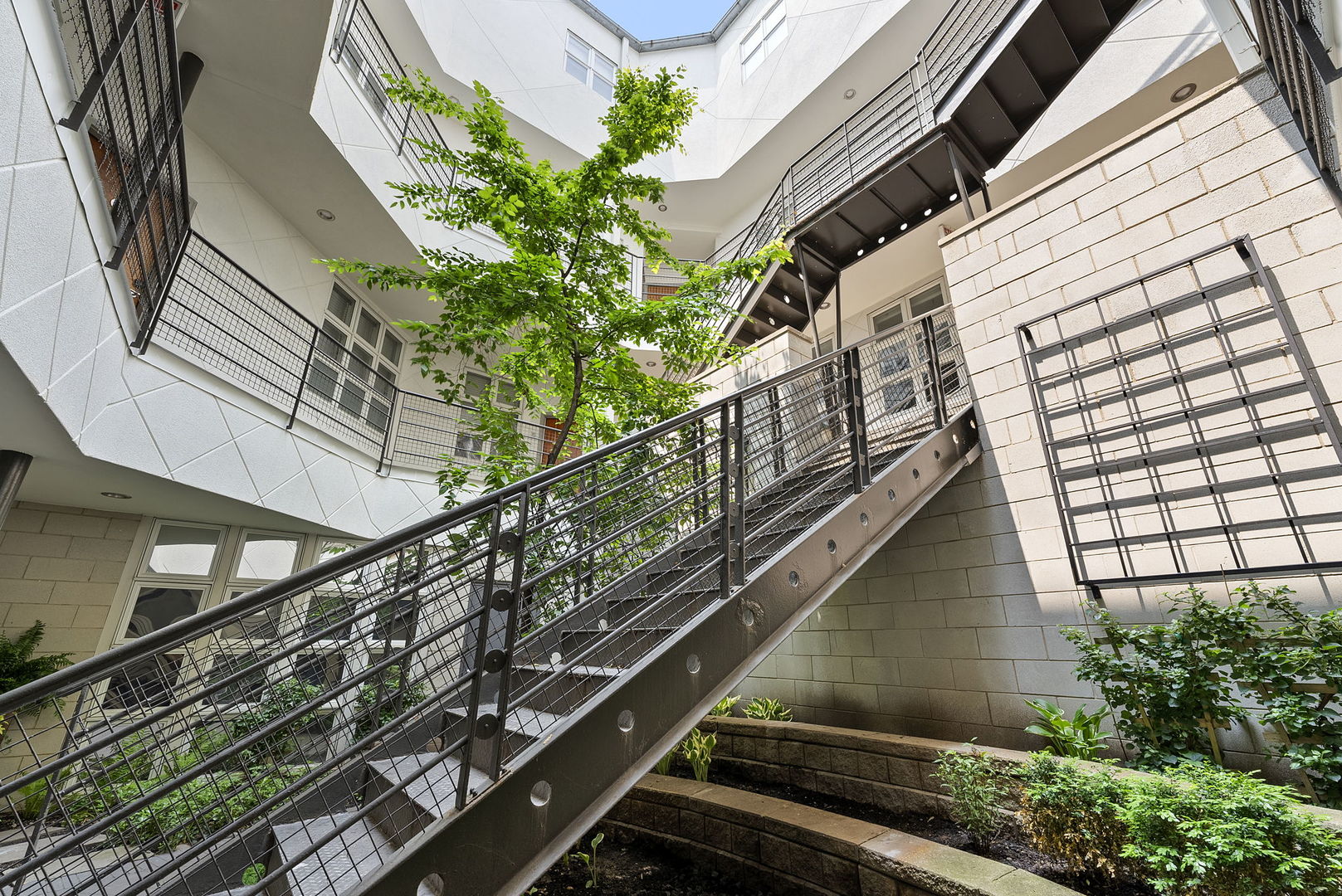 2300 W Armitage Avenue Unit: 5