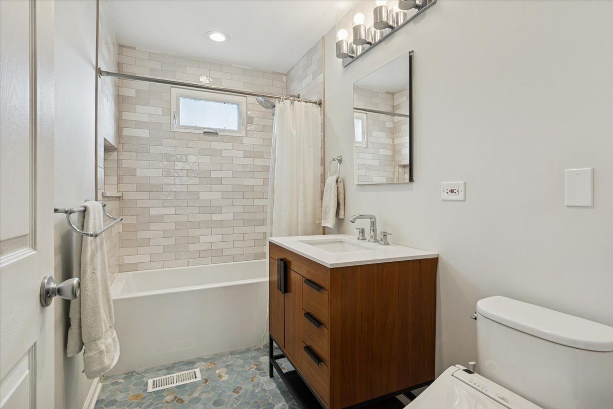 3614 N Hamilton Avenue