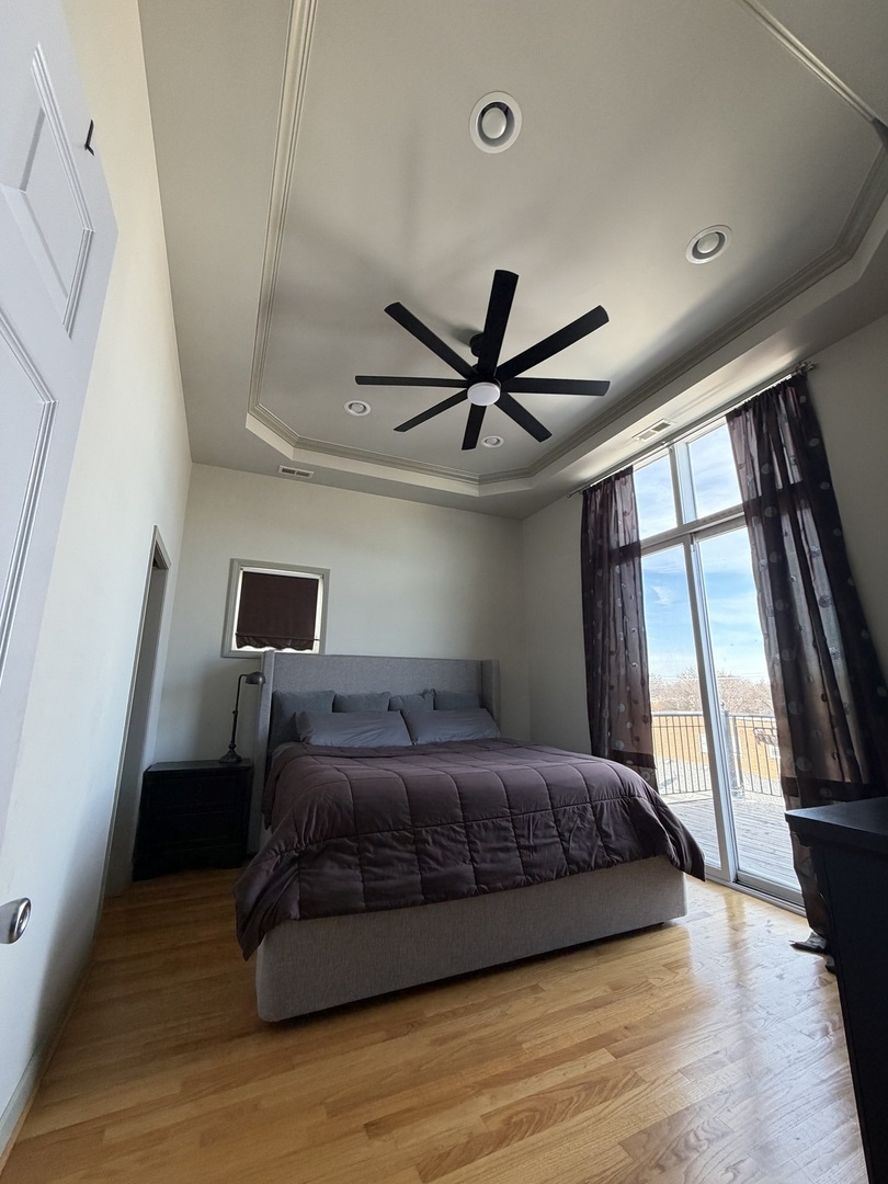 3446 W Bryn Mawr Avenue Unit: 3