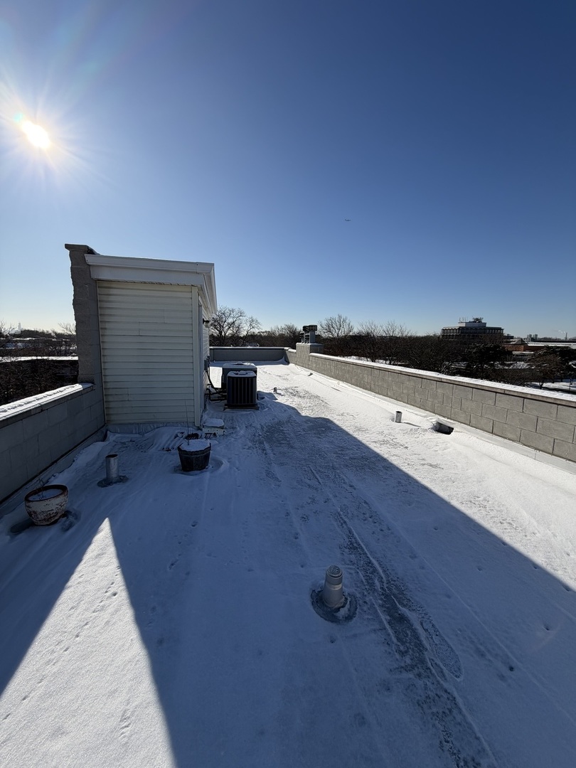 3446 W Bryn Mawr Avenue Unit: 3