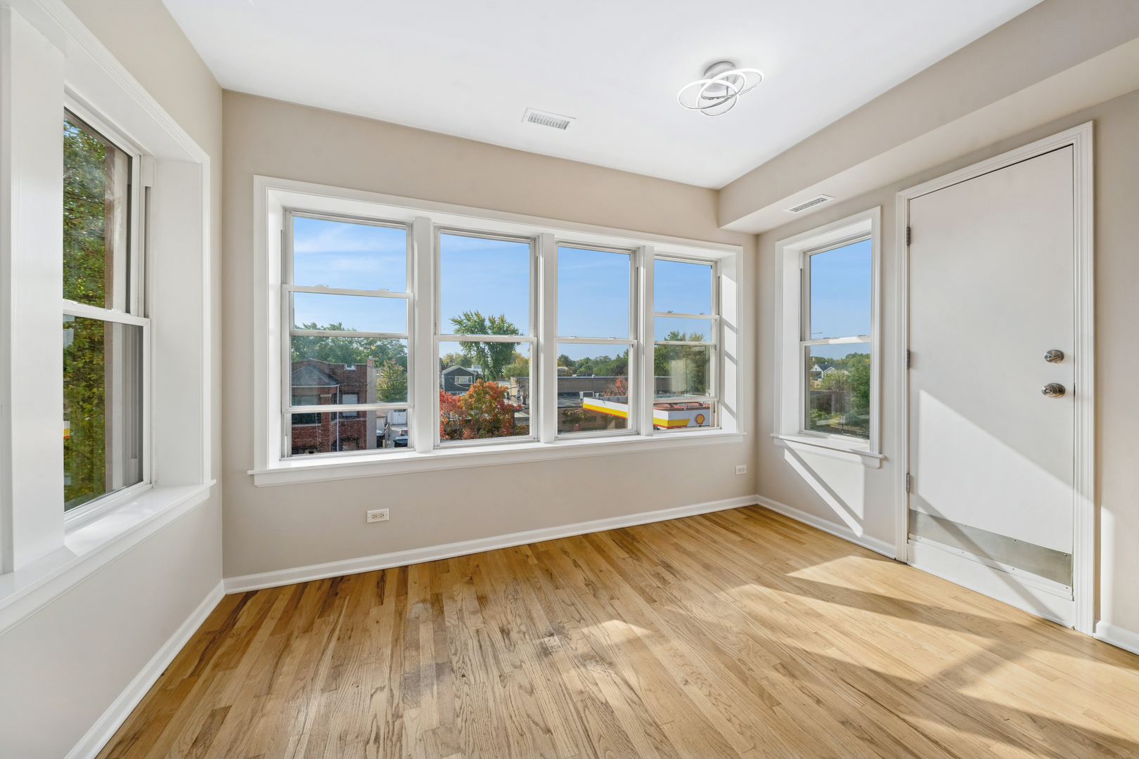 1740 W Foster Avenue Unit: 3F