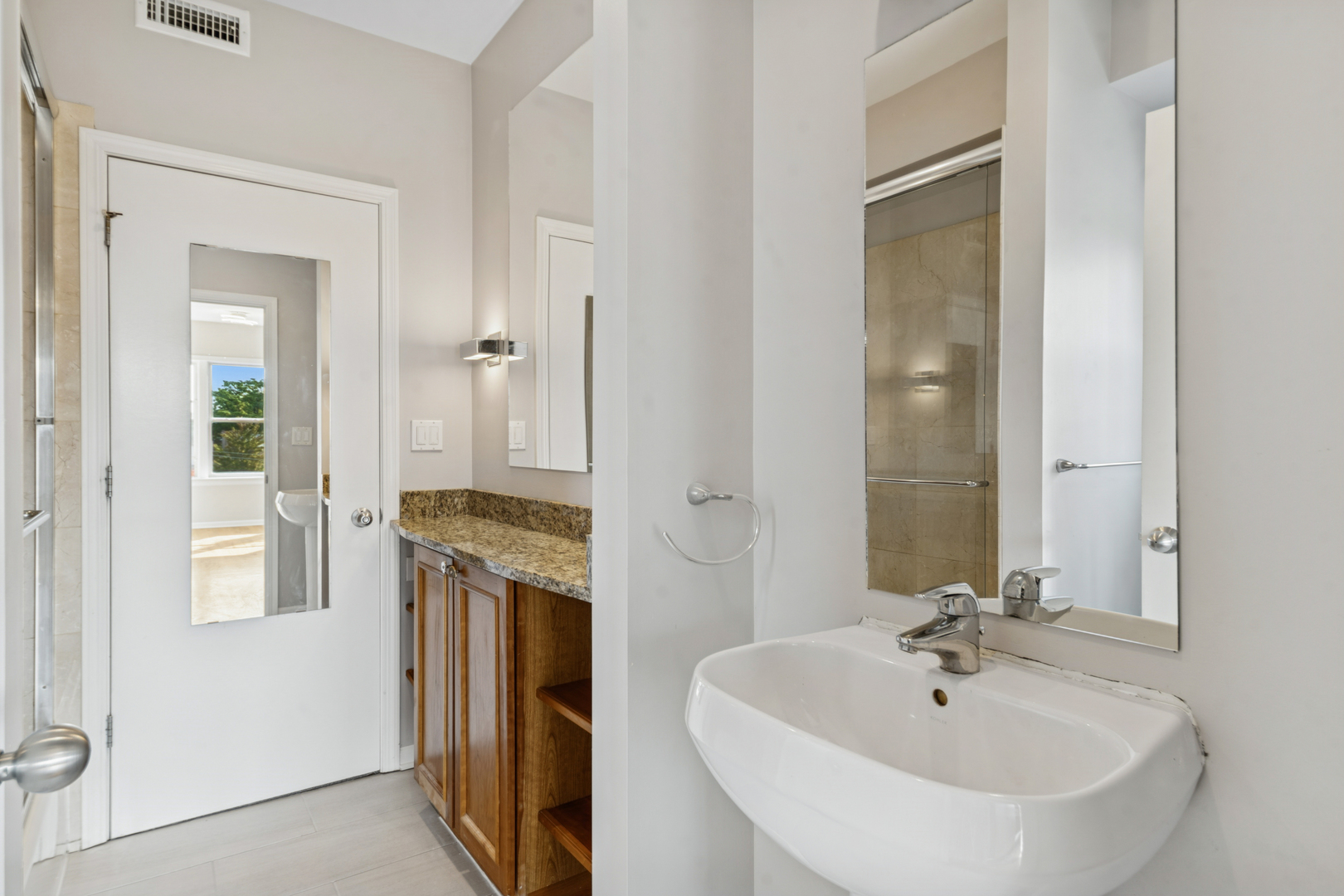 1740 W Foster Avenue Unit: 3F