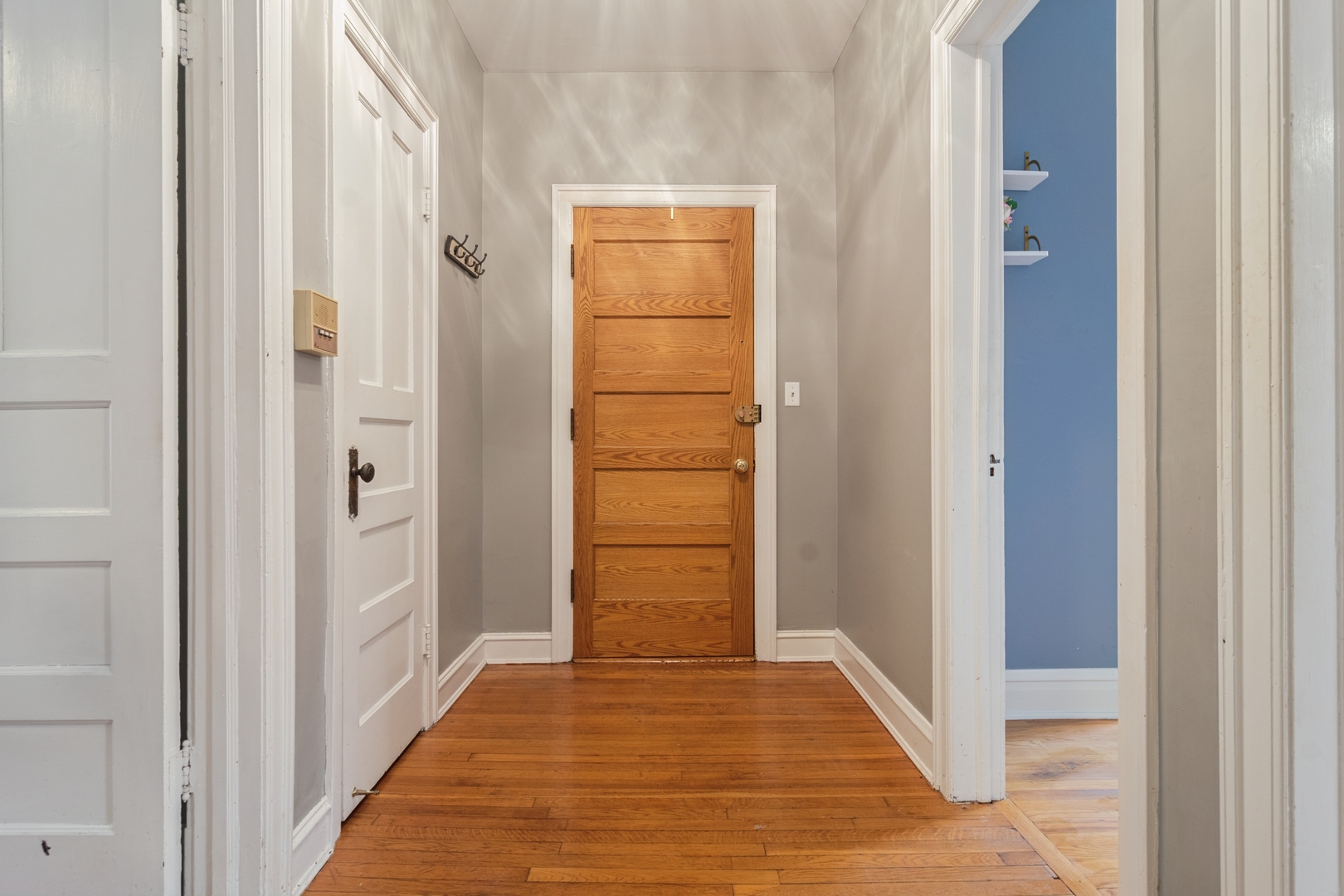 3839 N Wilton Avenue Unit: 2