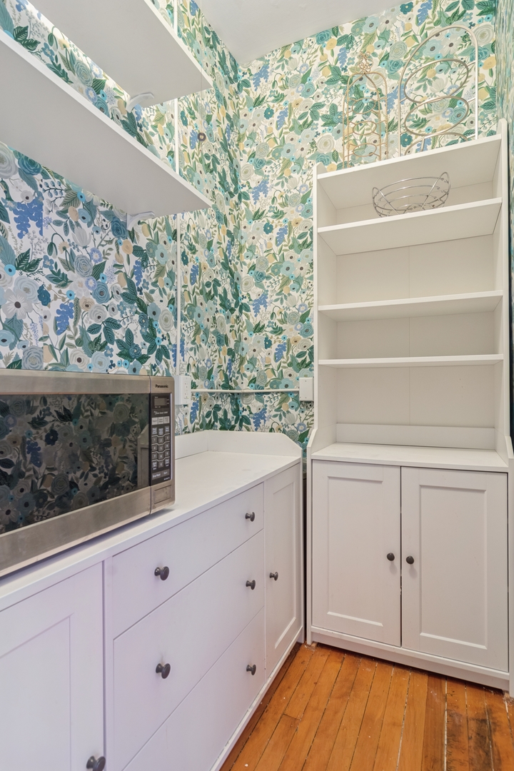 3839 N Wilton Avenue Unit: 2