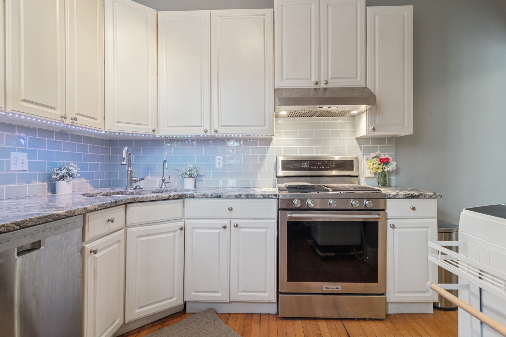 3839 N Wilton Avenue Unit: 2