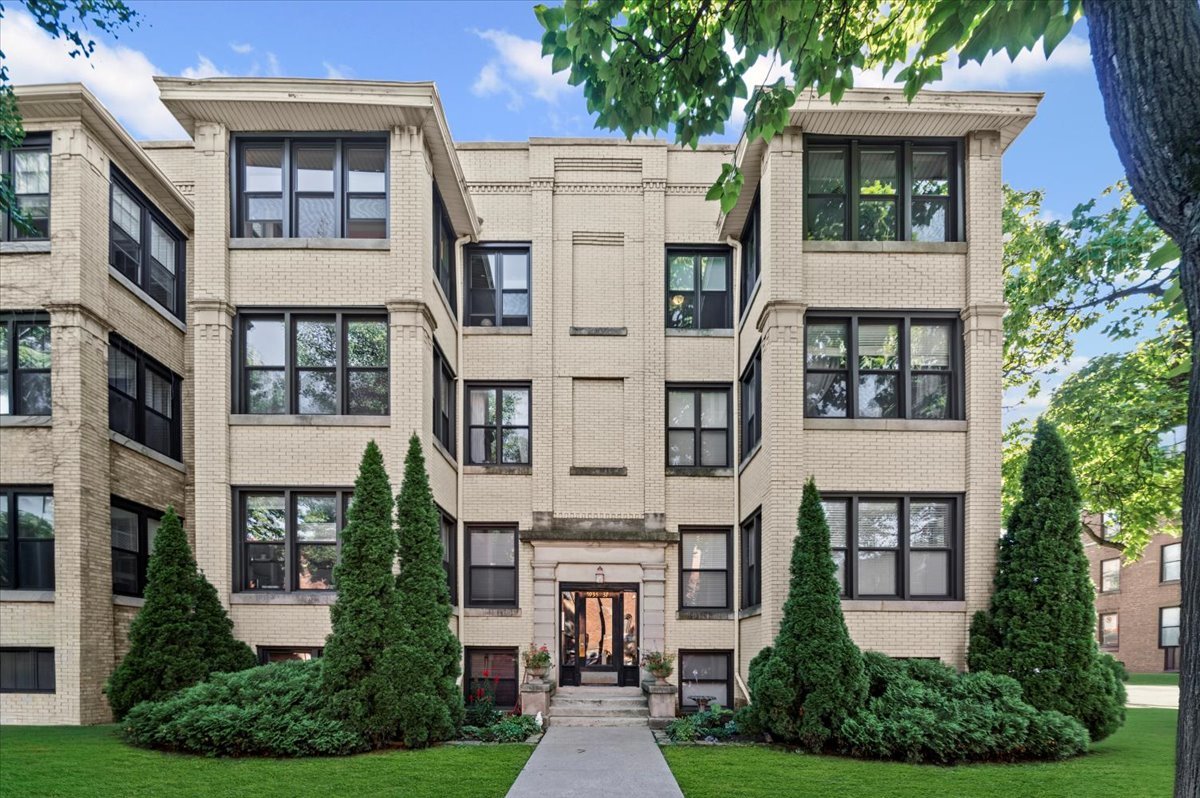 5935 N Magnolia Avenue Unit: 1