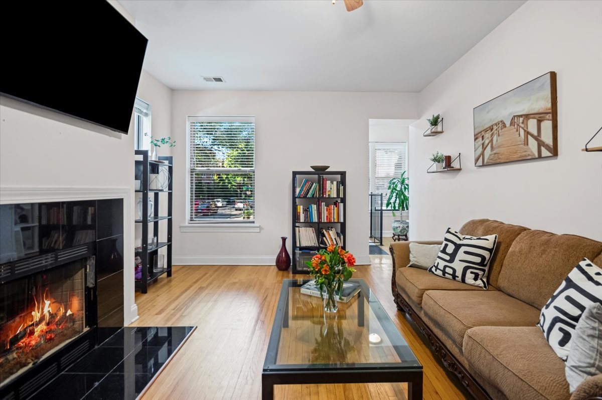 5935 N Magnolia Avenue Unit: 1