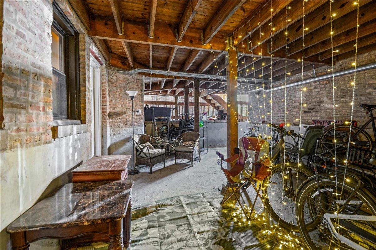 5935 N Magnolia Avenue Unit: 1