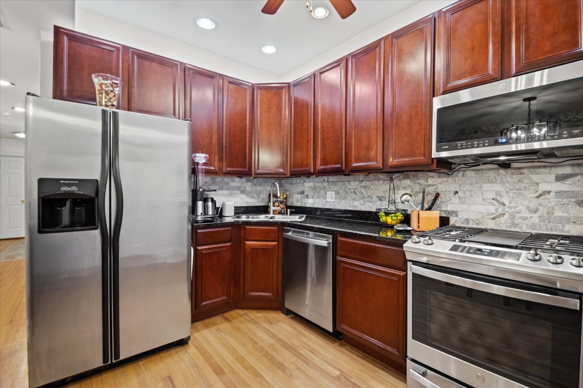 5935 N Magnolia Avenue Unit: 1