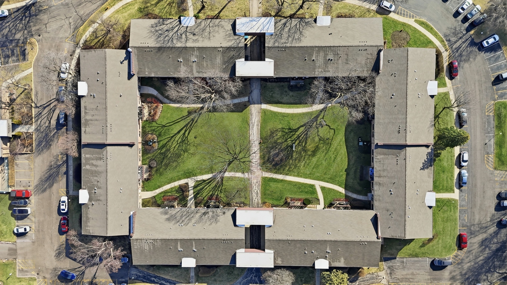 2620 N Windsor Drive Unit: 204