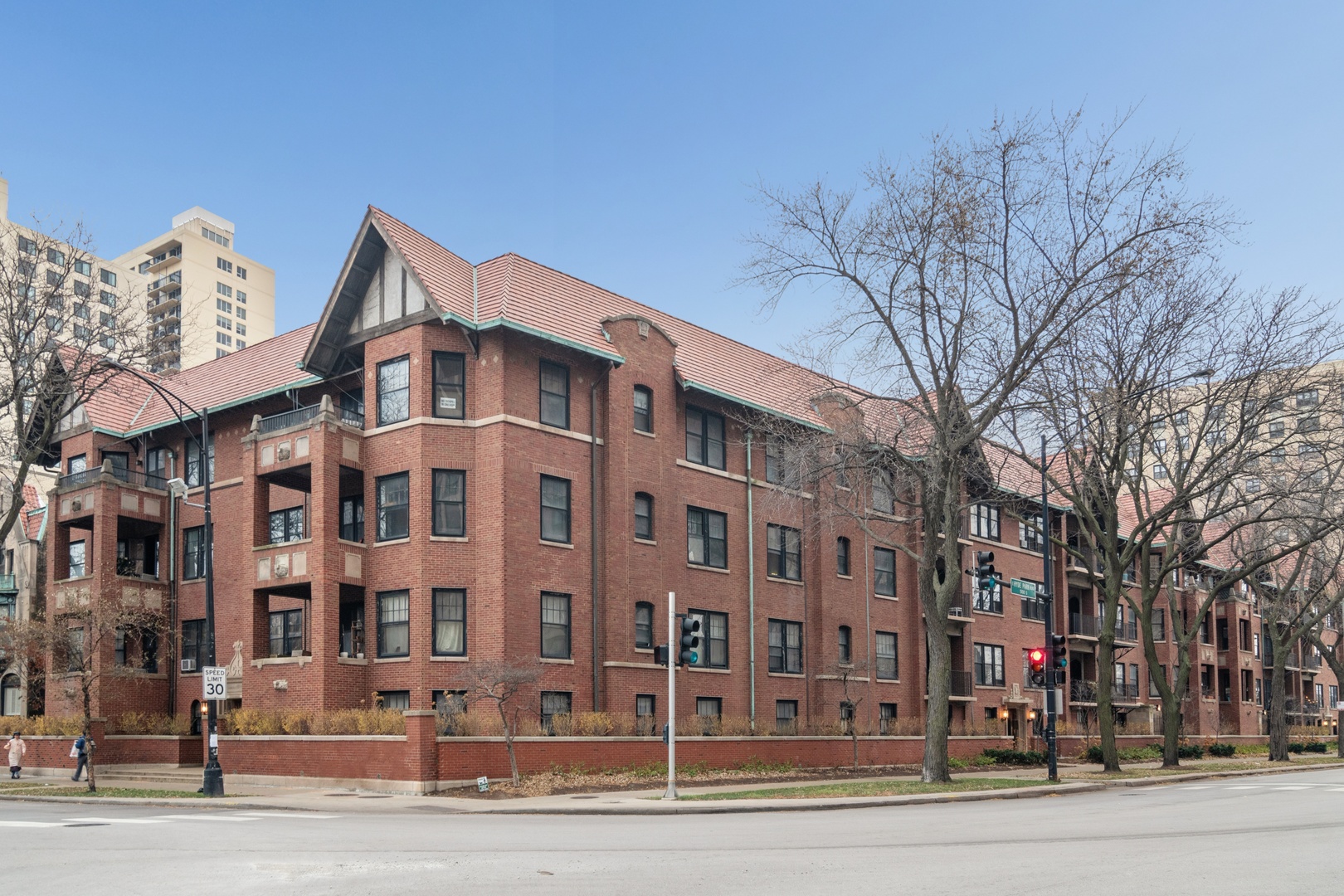 1633 E Hyde Park Boulevard Unit: 3D