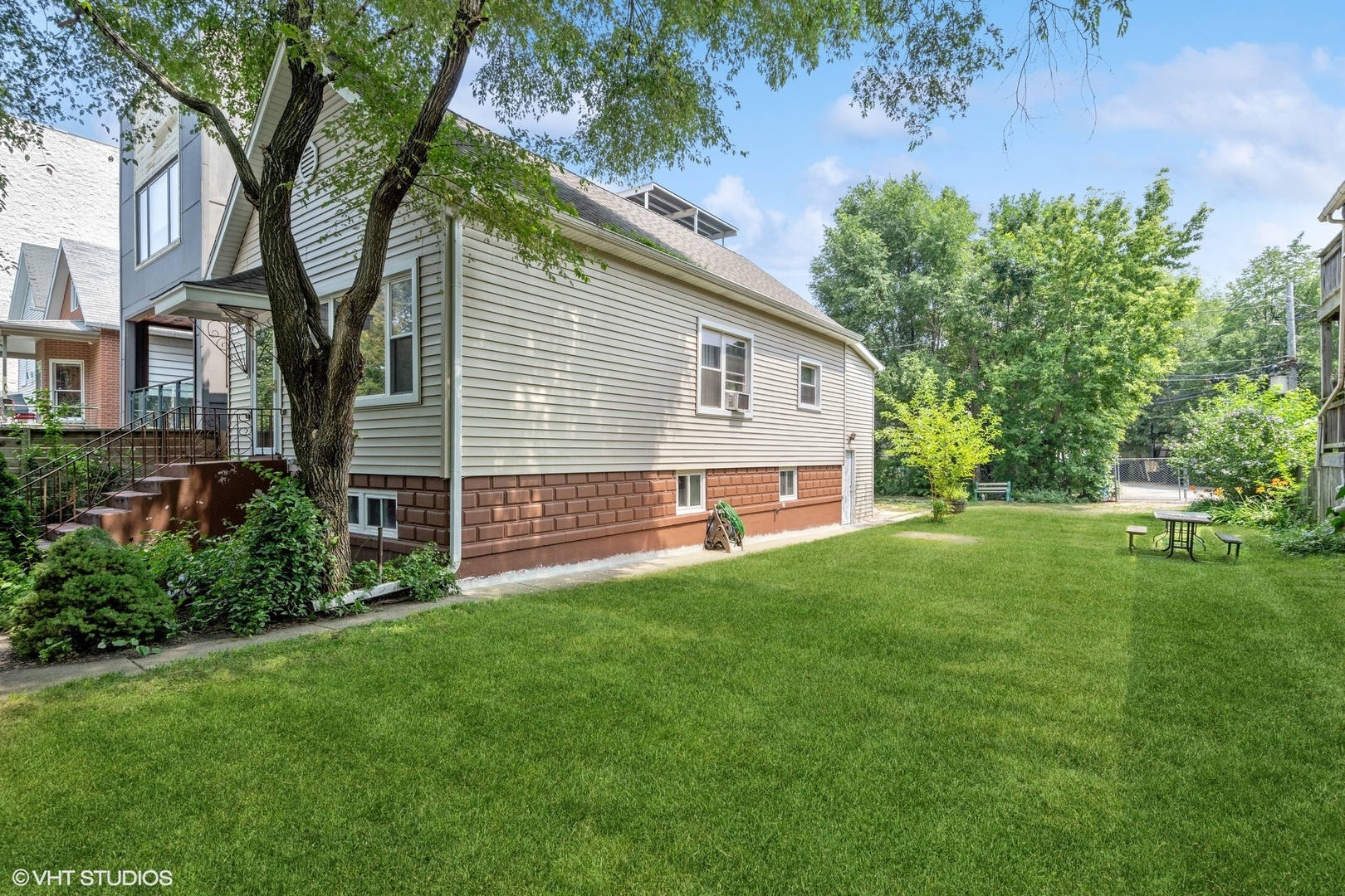 2759-2761 W Francis Place