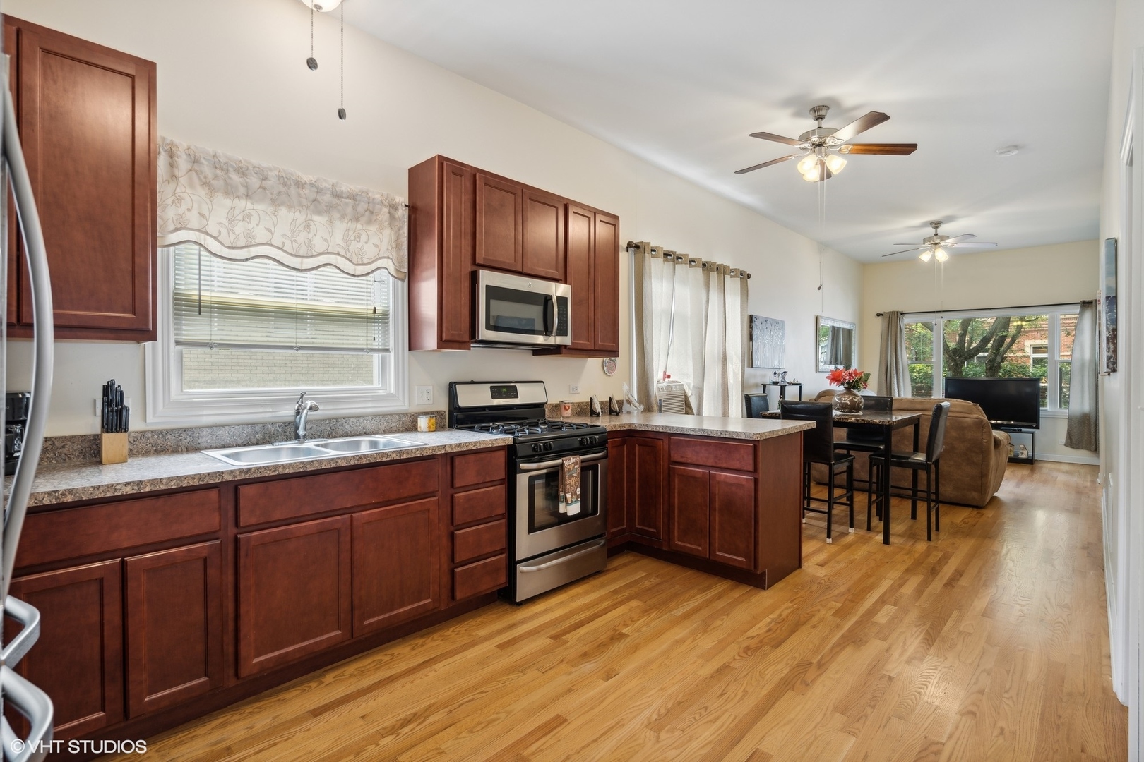 2759-2761 W Francis Place