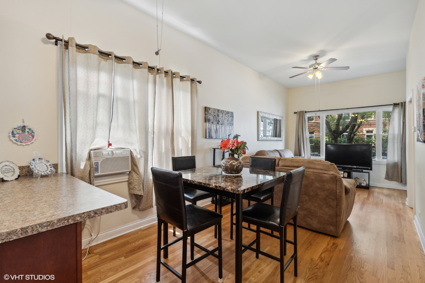 2759-2761 W Francis Place