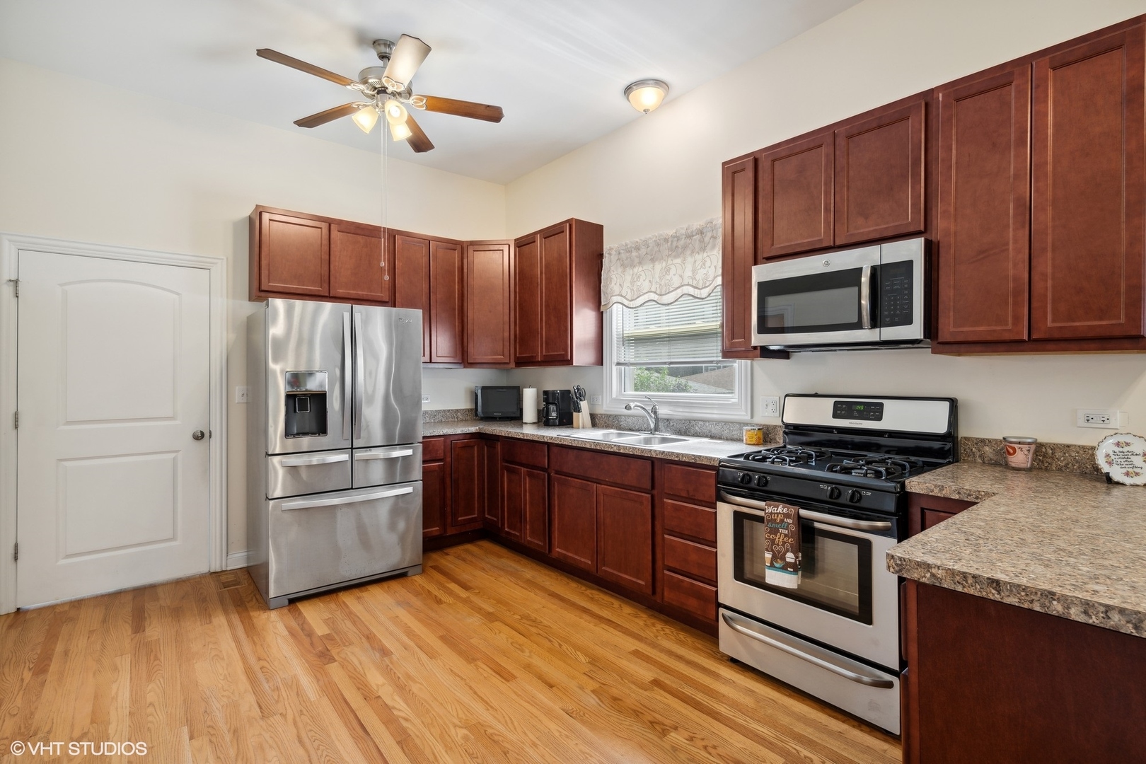 2759-2761 W Francis Place
