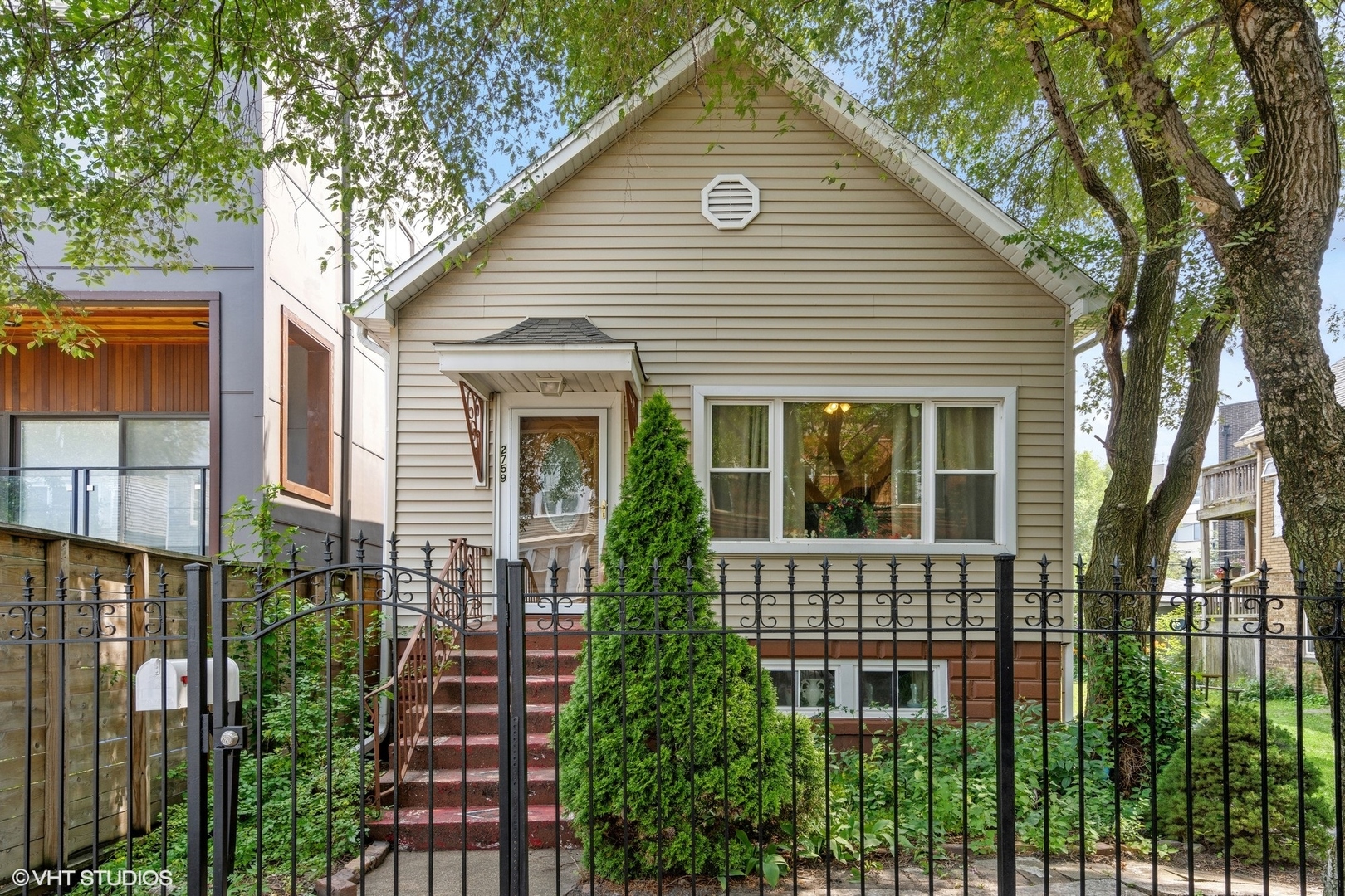 2759-2761 W Francis Place