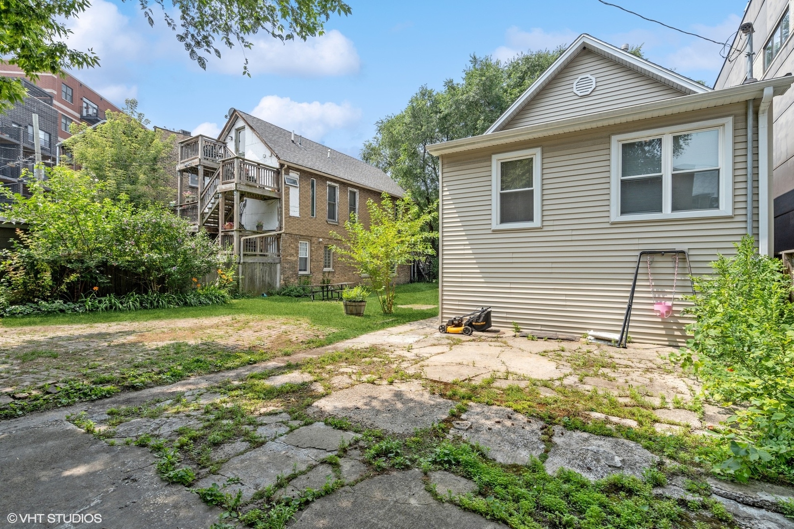 2759-2761 W Francis Place