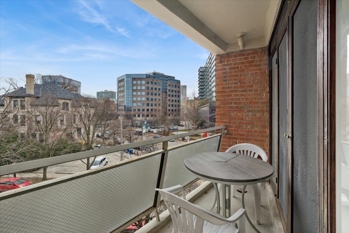 1860 Sherman Avenue Unit: 4SW